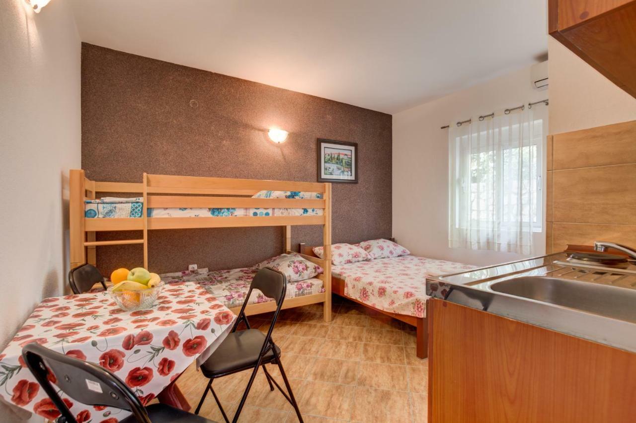 Studios Nikezic Utjeha Esterno foto
